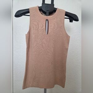 Elie Tahari Sleeveless Knit Top S | Beige Keyhole Blouse | Minimalist Chic